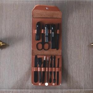 Men's Grooming Kit in Brown Case